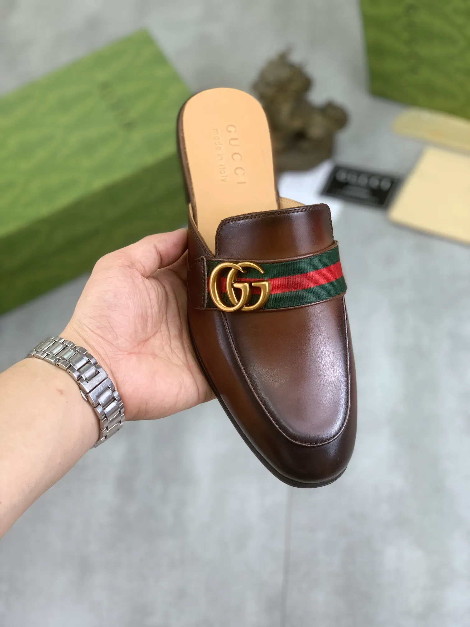 Men's Men's Shoes💰P480💰【New Style】Water-dyed Niuli High Quality Gucci half-drag business leather shoes hot selection (Gucci) official website latest Gucci half-drag 🎁 business leather shoes, hot style 💥 simple and elegant style, exclusive for trendy men. Unique official website latest brand original double G embossing Elements 👑 Original Gucci decoration, fashionable and elegant, fabric original calfskin ✅ Fully imported first-layer cowhide lining, official website designated wear-resistant, rubber business outsole, classic model taken at the counter in real life 🎬Number: 38-44 (45 46 customized) 2⃣️colors available